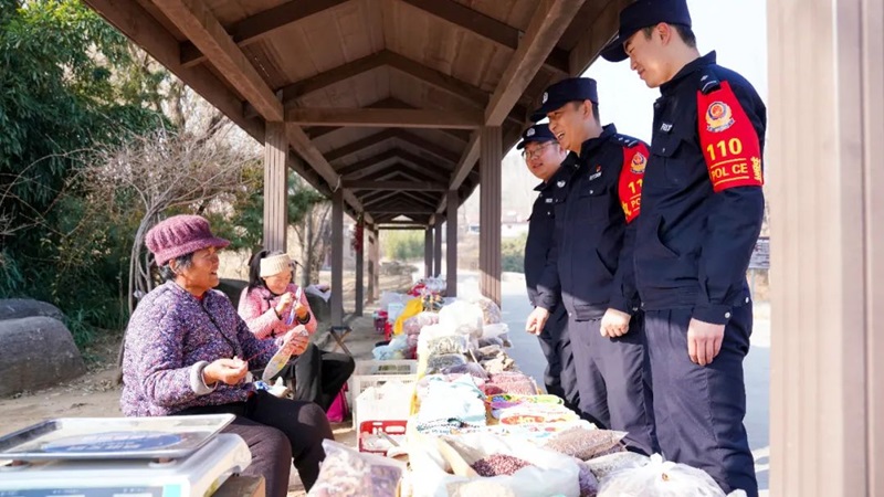 打造39支红袖守望巡逻队，宣传教育5600余人次！“枫桥经验”在红嫂家乡开花结果